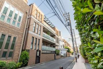 マイネシュロッス山王の外観（北西側から）