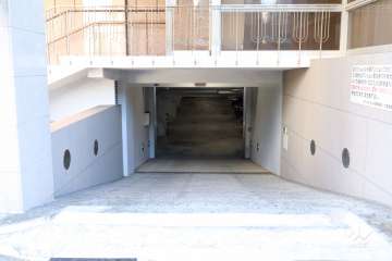 駐車場の出入り口