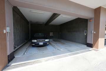 敷地内駐車場（屋内機械式）