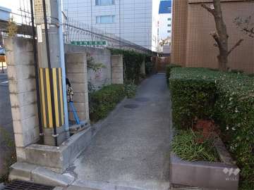 駐輪場へのアプローチ（サブエントランスもあります。）