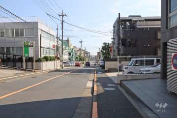 敷地南東側の前面道路