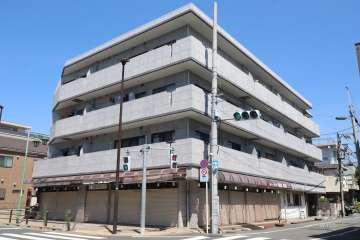 サンシャルム上池台の外観（南西側から）