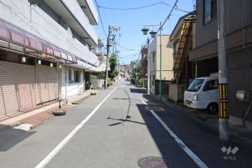 敷地南西側の前面道路