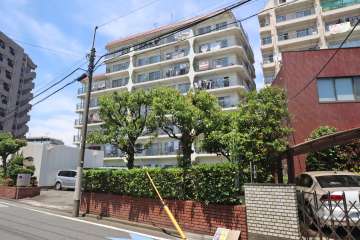 ビューハイム上池台の外観(南側から)