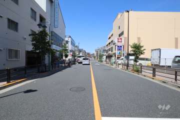 敷地南東側の前面道路