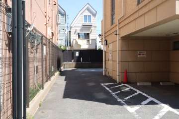 駐車場の出入り口