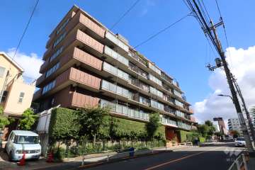 ペアパレス上池台NO.1の外観(南側から)　