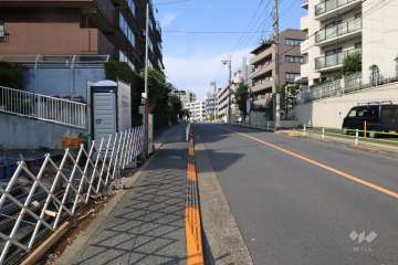 敷地南東側の前面道路　