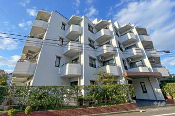 イトーピア上池台マンションの外観（南側から）