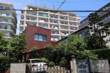 レイクヒル長原の外観(南西側から)