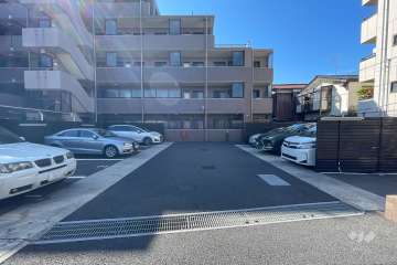 敷地内駐車場（屋外平面式）