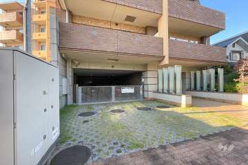 敷地内駐車場（屋内機械式）