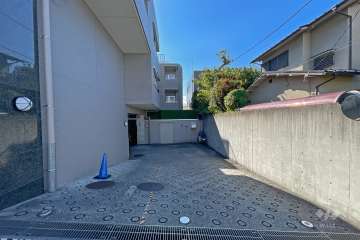 駐車場の出入り口