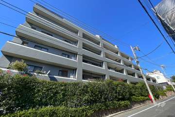 上池台デュープレックスの外観（南東側から）