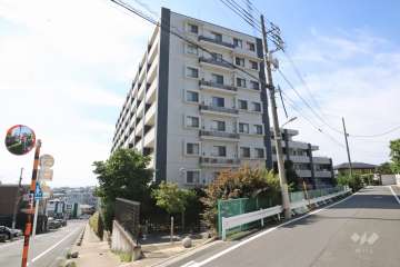 ライオンズヒルズ上池台の外観(南東側から)