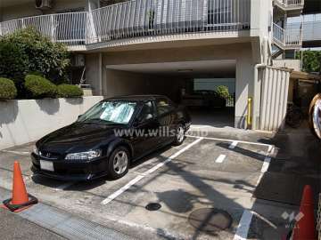 敷地内の駐車場