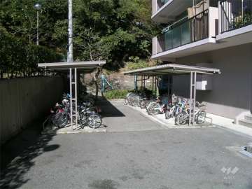 駐輪場（屋根付き）