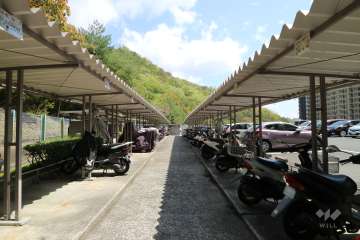バイク置き場（屋根付き）