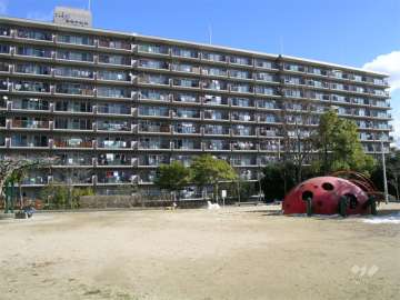 すぐ西側には『中山中央公園』があります