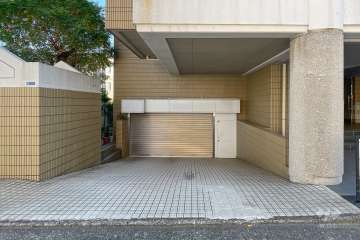 駐車場の出入り口