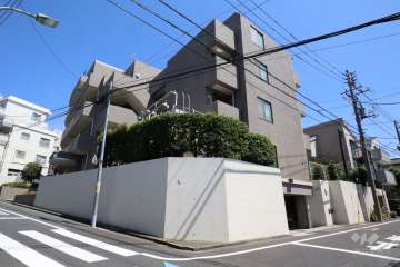 パークハイム上池台の外観(北西側から)