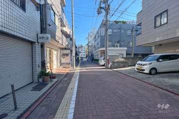 敷地南東側の前面道路