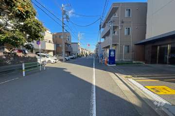 敷地北側の前面道路
