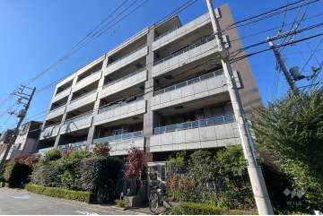 クレッセント新蒲田の外観（南東側から）