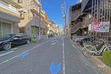 敷地北側前面道路（西側から）