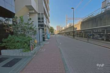 敷地北側の前面道路（東側から）