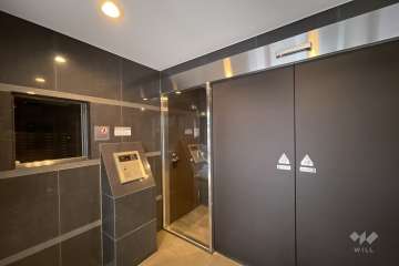 エントランスはオートロック付きです。