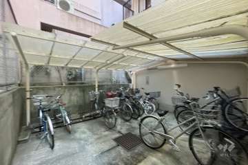 駐輪場（屋根付き）