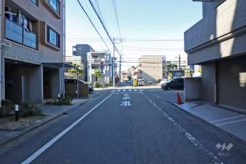 敷地北側の前面道路
