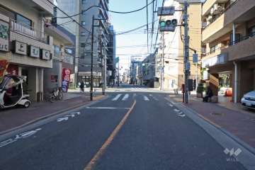 敷地南側の前面道路