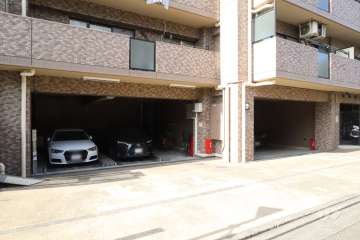 敷地内駐車場（屋内機械式）