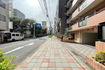 敷地東側の前面道路　