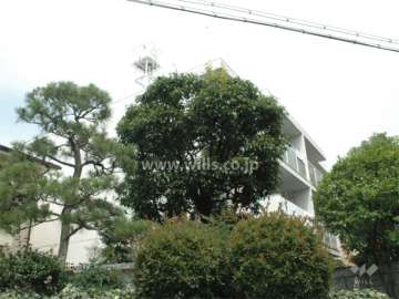 ファミーユ上甲子園の外観（南西側から）