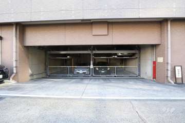 敷地内駐車場（屋内機械式）