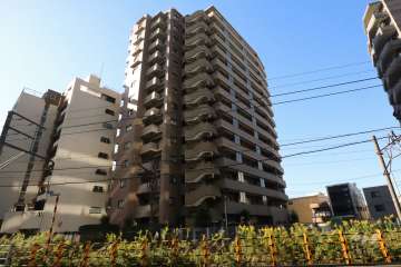 コスモ西蒲田の外観（北東側から）