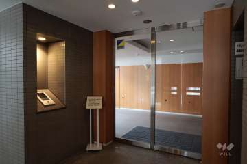 エントランスはオートロック付きです。