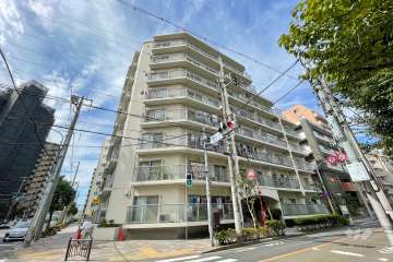西蒲田ファミリーマンションの外観（南東側から）