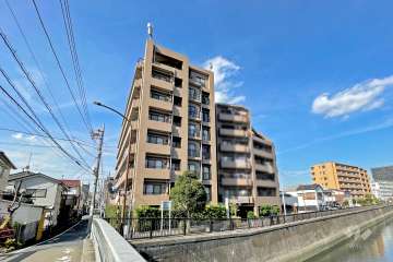 グランイーグル西蒲田２の外観（南東側から）