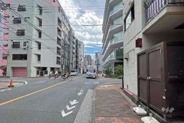 敷地東側の前面道路