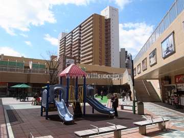 武庫川団地内のショッピングセンター