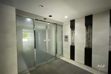 エントランスはオートロック付きです。　