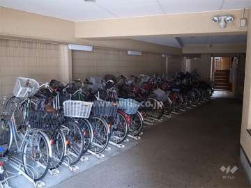 エントランスにある駐輪場
