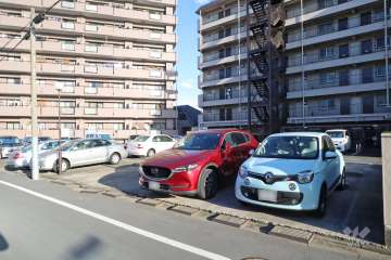 敷地内駐車場（屋外平面式）