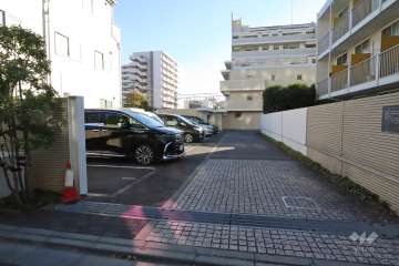 敷地内駐車場（屋外平面式）　　