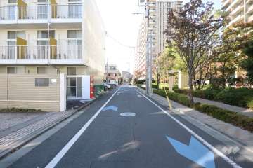 敷地北側の前面道路　