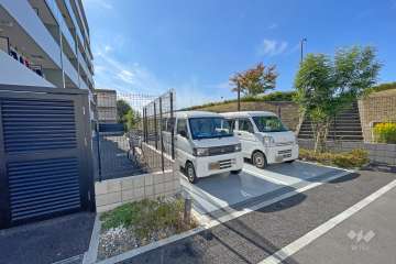敷地内駐車場（屋外平面式）